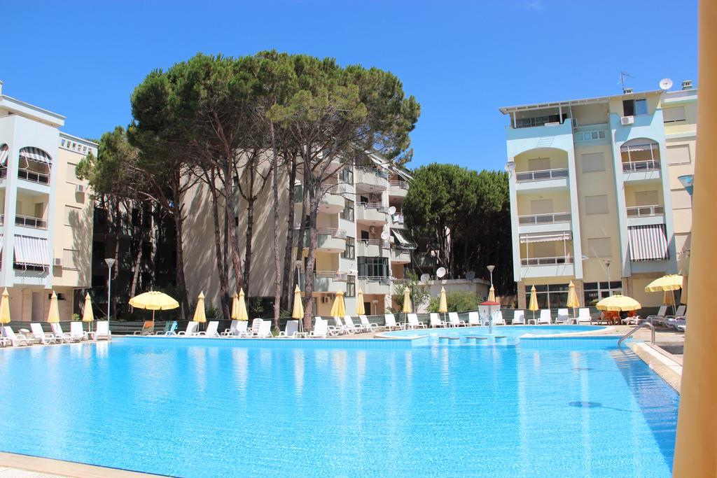 Golem Apartments Екстер'єр фото