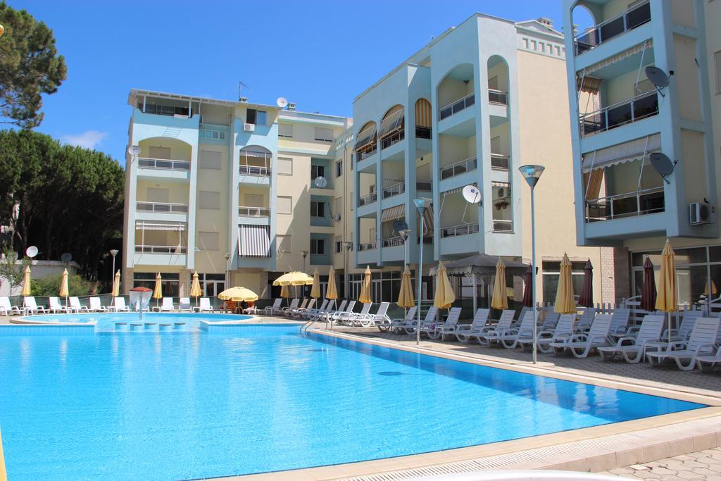 Golem Apartments Екстер'єр фото